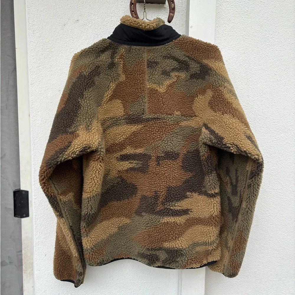 Like New Men's Army Camo Patagonia Retro X Deep Pile Fleece Jacket (Small) - Picture 3 of 3